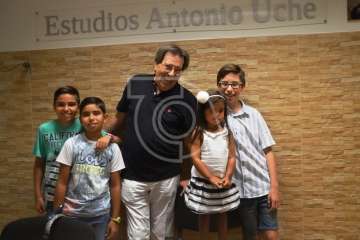 PCL Radio estrena programación e inmortaliza a Antonio Uche (Foto TA)